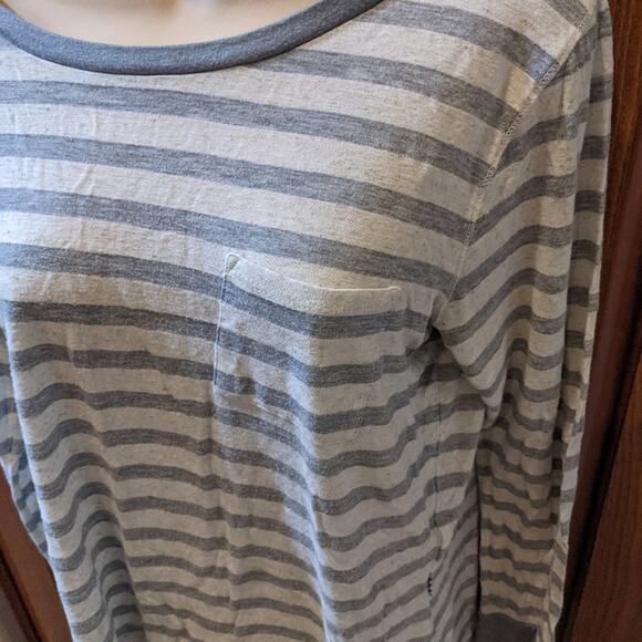 Vans Long Sleeved Grey and White Striped T-shirt Size Medium - Picture 3 of 7